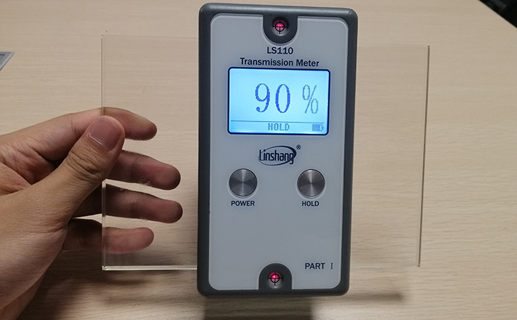 LS110透光率測試儀測量玻璃透光率